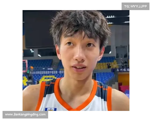 广东新星杨溢闪耀U19赛场 单场12分6篮板4助攻表现引发热议 广东新星杨溢闪耀U19赛场 单场12分6篮板4助攻表现引发热议